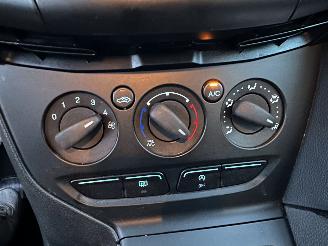 Ford Focus Gereserveerd 1.0T Ecoboost 101pk Edition 5drs - 64dkm - airco - 51.360km distr.riem + waterpomp vernieuwd in 5/2025 picture 32