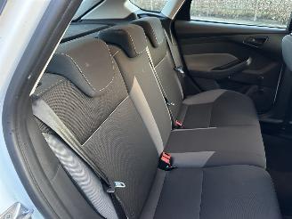 Ford Focus Gereserveerd 1.0T Ecoboost 101pk Edition 5drs - 64dkm - airco - 51.360km distr.riem + waterpomp vernieuwd in 5/2025 picture 44