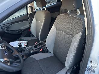 Ford Focus Gereserveerd 1.0T Ecoboost 101pk Edition 5drs - 64dkm - airco - 51.360km distr.riem + waterpomp vernieuwd in 5/2025 picture 39