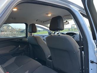 Ford Focus Gereserveerd 1.0T Ecoboost 101pk Edition 5drs - 64dkm - airco - 51.360km distr.riem + waterpomp vernieuwd in 5/2025 picture 42