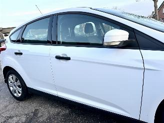 Ford Focus Gereserveerd 1.0T Ecoboost 101pk Edition 5drs - 64dkm - airco - 51.360km distr.riem + waterpomp vernieuwd in 5/2025 picture 76