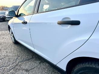 Ford Focus Gereserveerd 1.0T Ecoboost 101pk Edition 5drs - 64dkm - airco - 51.360km distr.riem + waterpomp vernieuwd in 5/2025 picture 74