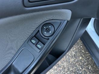 Ford Focus Gereserveerd 1.0T Ecoboost 101pk Edition 5drs - 64dkm - airco - 51.360km distr.riem + waterpomp vernieuwd in 5/2025 picture 19