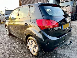 Kia Venga 1.4 CVVT 90pk X-Pect - 77dkm - airco - stoelverw - lichtsensor - pdc - esp - usb - aux - cv op afstandbed picture 7