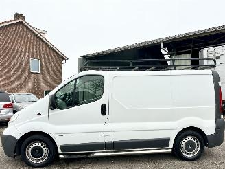 skadebil bedrijf Opel Vivaro  2013/1