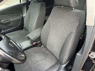 Volkswagen Passat 2.0 FSI 150pk 6-Traps automaat Comf Bus - nap - clima - cruise - navi - pdc v+a - licht + regensensor picture 27