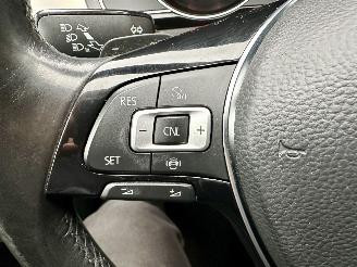 Volkswagen Passat 1.4 TSI 150pk 7-traps aut + f1 Highline sedan - navi - camera - front + line assist - stuurverw - stoelverw picture 39
