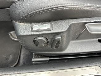 Volkswagen Passat 1.4 TSI 150pk 7-traps aut + f1 Highline sedan - navi - camera - front + line assist - stuurverw - stoelverw picture 43