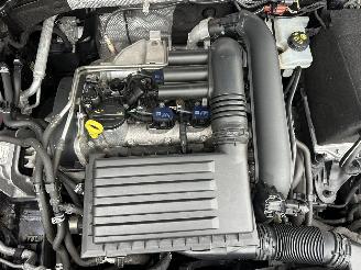 Volkswagen Passat 1.4 TSI 150pk 7-traps aut + f1 Highline sedan - navi - camera - front + line assist - stuurverw - stoelverw picture 69