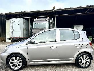 krockskadad bil auto Toyota Yaris 1.5-16V VVT-i 106pk T-Sport - airco - nap - elektr ram + spiegels - lmv - sportint - radio + cd - mistlampen 2002/7