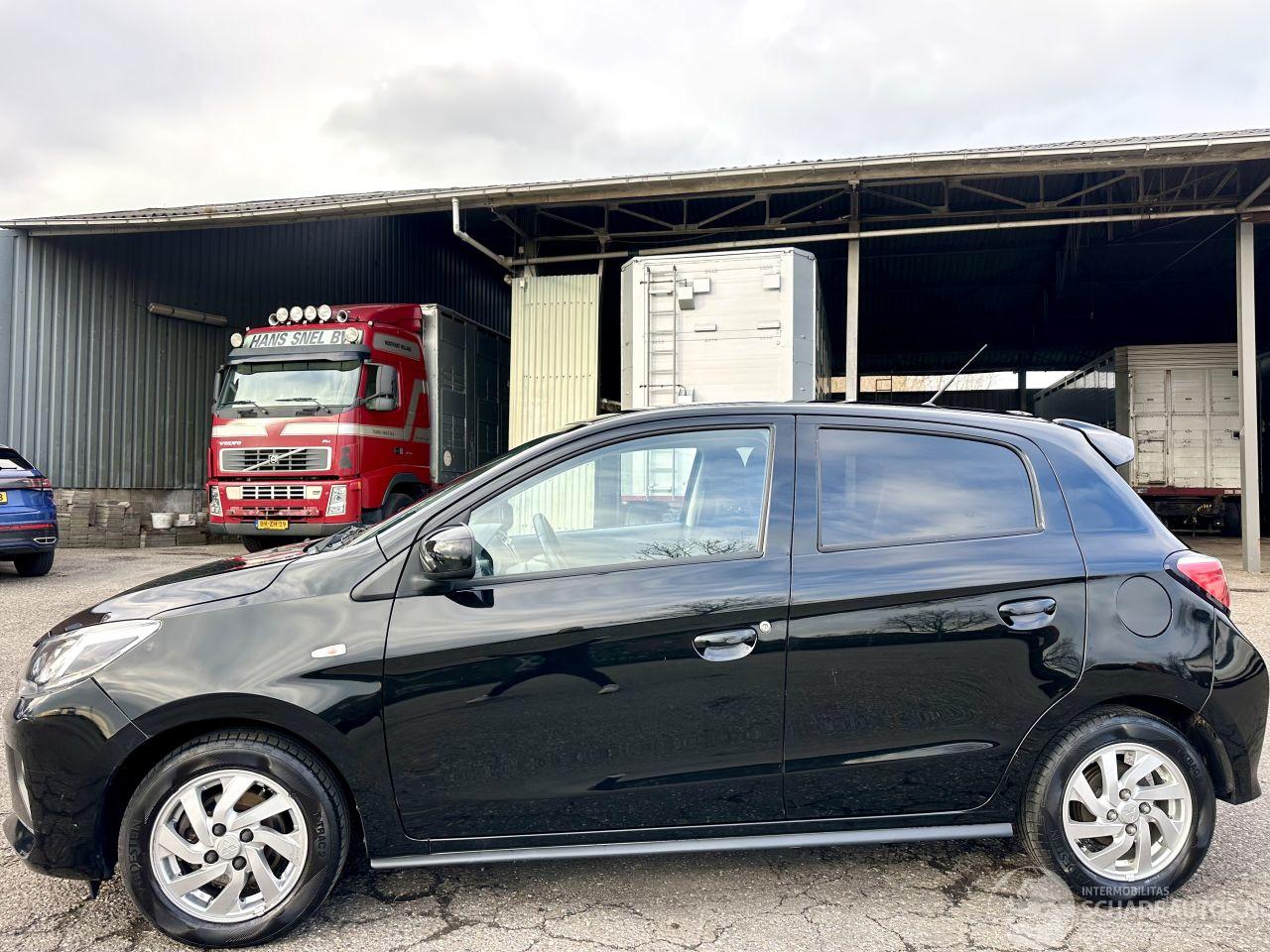 Mitsubishi Space-star 1.2i 71pk Intense 5drs - nap - camera -