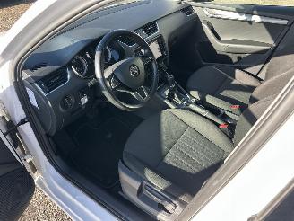 Skoda Octavia 1.5 TSI 150pk 7-Traps aut Greentech Style - nap - navi - carplay - keyless entry - pdc v+a + park assist picture 17