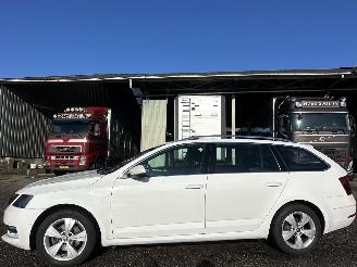 damaged passenger cars Skoda Octavia 1.5 TSI Greentech Style 2019/2