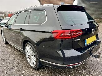 Volkswagen Passat gereserveerd 2.0 Bi-TDI 4Motion 239pk aut R-Line - pano - 360cam - massage - leer - virtual - keyless - front + line + side assist picture 7