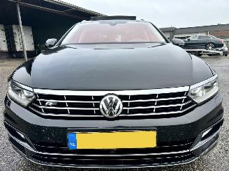 Volkswagen Passat gereserveerd 2.0 Bi-TDI 4Motion 239pk aut R-Line - pano - 360cam - massage - leer - virtual - keyless - front + line + side assist picture 3