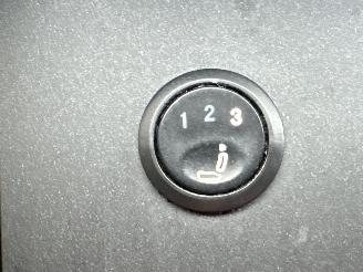 Lexus IS 300h 181pk aut Hybrid Sport Edition - nap - 1e eig - nav - camera - rood leer - stoelverw - keyless - facelift picture 24