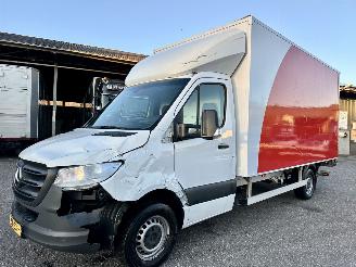 Mercedes Sprinter Gereserveerd 315 2.0 CDI 150pk aut + f1 L3 bakwagen + hollandia laadklep elektr - nap - clima - camera - licht + regensensor picture 2