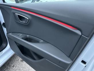 Seat Leon 1.5 TSI 131pk FR Ult Ed - pano - 78dkm - facelift - virtual - front assist - sfeerverl - pdc v+a - alarm - nardo grey picture 23