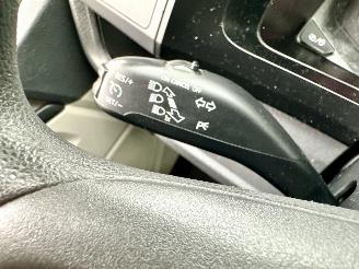 Volkswagen Transporter 2.0 TDI 150pk 6-bak euro.6 L2/H1 Highline 3Pers - nap - 1e eig - navi - airco - cruise - carplay - pdc - trekh picture 18