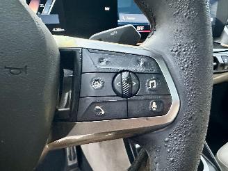 BMW iX2 eDrive20 67kWh 204pk aut M-Sport - nap - pano - 1e eig - 20 inch - harman/kardon - widescreen picture 68