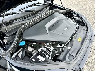 BMW iX2 eDrive20 67kWh 204pk aut M-Sport - nap - pano - 1e eig - 20 inch - harman/kardon - widescreen picture 15