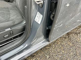 Volkswagen Golf 1.5 eTSI 162pk aut + f1 Style - nap - pano - virtual - massage - front + line + side + park assist - virtual picture 42