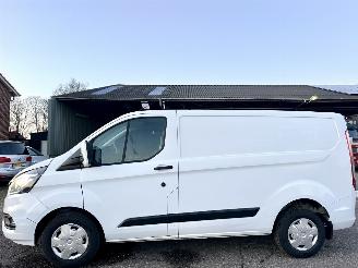 krockskadad bil bedrijf Ford Transit Custom 280 2.0 TDCI 6-bak L1/H1 Trend - nap - 1e eig - navi - camera - stoelverw - pdc v+a - trekh 2021/4