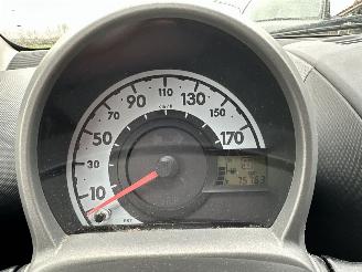 Toyota Aygo 1.0 VVT-i 68pk aut + f1 Aspiration - nap - airco - facelift - led - bleutooth - elektr ramen - slechts 75dkm picture 45