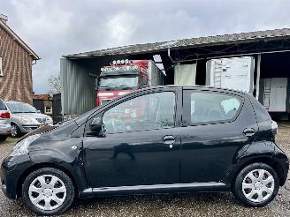 škoda osobní automobily Toyota Aygo 1.0 VVT-i 68pk aut + f1 Aspiration - nap - airco - facelift - led - bleutooth - elektr ramen - slechts 75dkm 2014/2