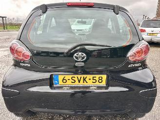 Toyota Aygo 1.0 VVT-i 68pk aut + f1 Aspiration - nap - airco - facelift - led - bleutooth - elektr ramen - slechts 75dkm picture 6