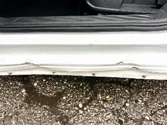 Volkswagen Golf 1.5 eTSI R-Line picture 13