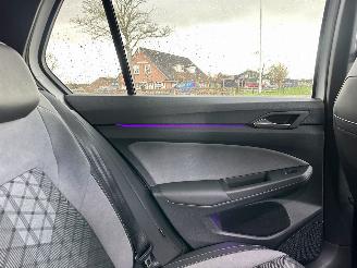 Volkswagen Golf 1.5 eTSI aut + f1 162pk R-Line - pano - hud - keyless - virtual - front + line + side + park assist picture 25