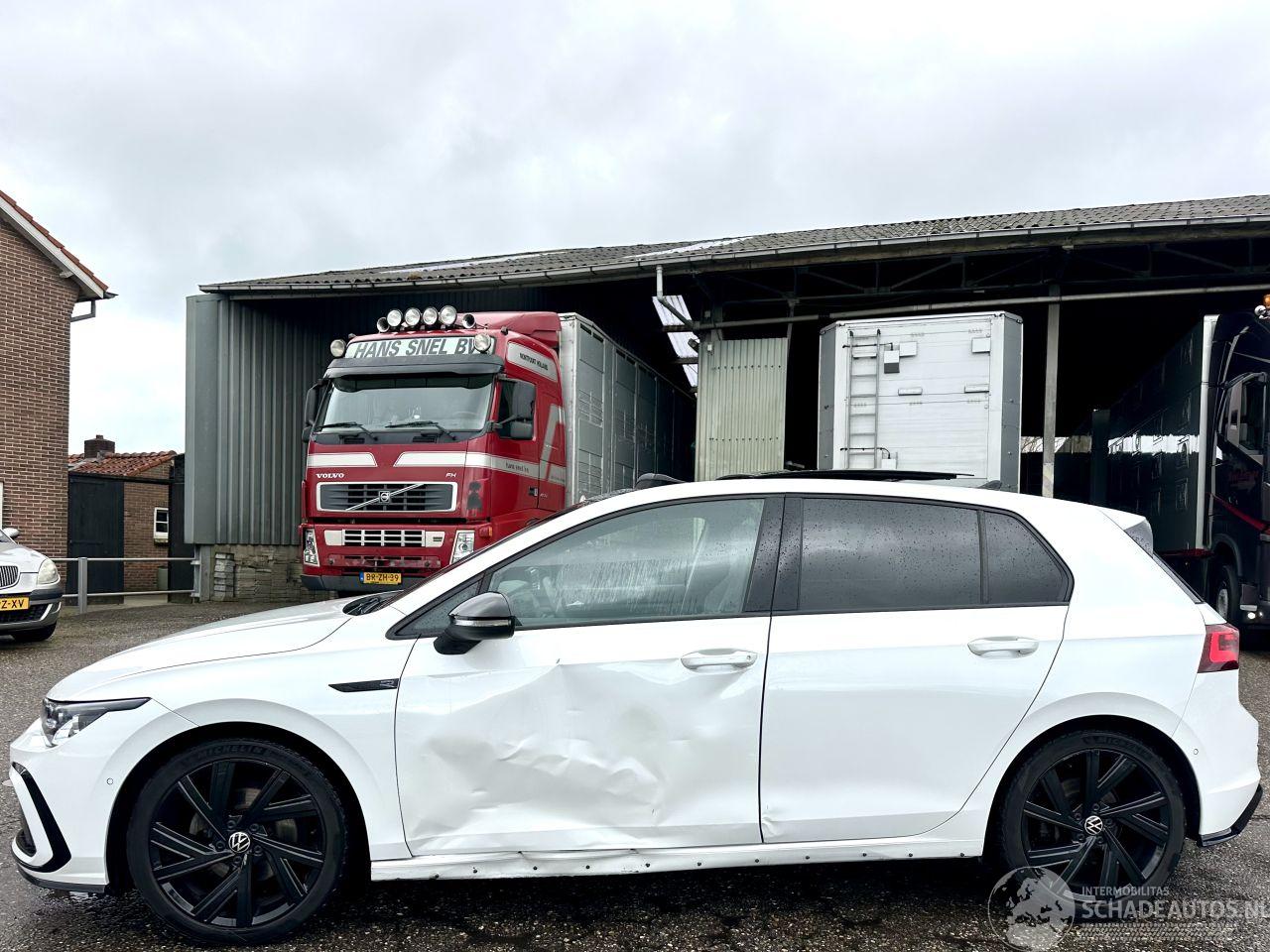 Volkswagen Golf 1.5 eTSI R-Line