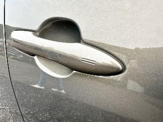 Toyota Yaris 1.5 Hybrid 115 automaat First Edition - nap - facelift - navi - camera - keyless - front + line assist - rijdbaar picture 93