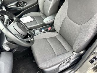 Toyota Yaris 1.5 Hybrid 115 automaat First Edition - nap - facelift - navi - camera - keyless - front + line assist - rijdbaar picture 47