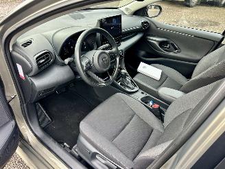 Toyota Yaris 1.5 Hybrid 115 automaat First Edition - nap - facelift - navi - camera - keyless - front + line assist - rijdbaar picture 42