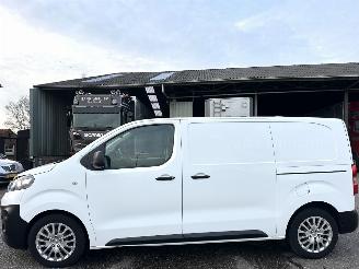 skadebil bedrijf Opel Vivaro 2.0 CDTI L2/H1 Edition - nap - 1e eig - 2x schuifdeur - carplay - camera - side assist - pdc v+a - half leer - airco - euro.6 2020/11