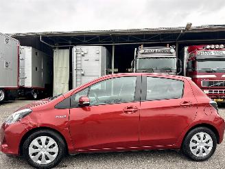 damaged passenger cars Toyota Yaris 1.5 Full Hybrid Aspiration 2013/3