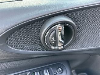 Mini Clubman Cooper 1.5T 136pk 6-traps aut - pano - nap - 1e eig - keyless entry + start - line assist - clima + cruise contr picture 38