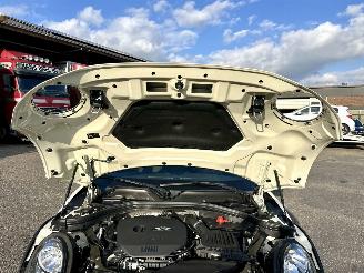 Mini Clubman Cooper 1.5T 136pk 6-traps aut - pano - nap - 1e eig - keyless entry + start - line assist - clima + cruise contr picture 89