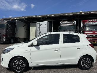 uszkodzony samochody osobowe Mitsubishi Space-star 1.0i 71pk Cool+ 5drs - nap - airco - elektr pakket - licht + regensensor - facelift - 4x nieuwe banden 2020/11