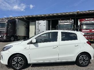 Unfallwagen Mitsubishi Space-star 1.0i 71pk Cool+ 5drs - nap - airco - elektr pakket - licht + regensensor - facelift - 4x nieuwe banden 2020/11