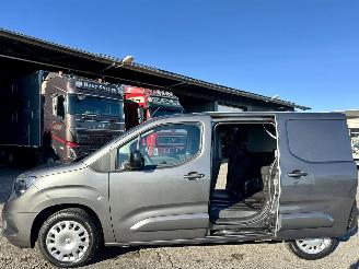 skadebil bedrijf Opel Combo 1.5D 102pk 6-bak euro.6 L1/H Luxe - 45dkm nap - navi - camera - stoelverw - pdc - 2x schuifdeur - zonnepanelen dak 2023/5