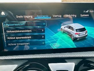 Mercedes A-klasse AMG Bus Sol 7-Traps aut + F1 - pano - widescreen - sfeerverl - front + side + park assist - stoelverw picture 37