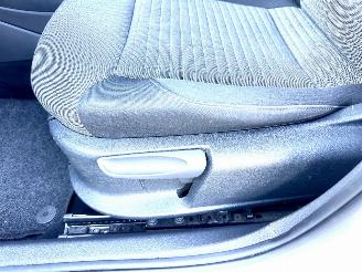 Volkswagen Polo Gereserveerd 1.4-16V 86pk dsg aut Comfortl 5drs - nap - airco - cruise - 4x elektr ramen - esp - boekjes + 2x sleutels op afstandbed picture 43