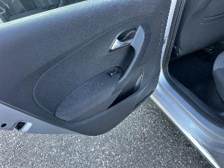 Volkswagen Polo Gereserveerd 1.4-16V 86pk dsg aut Comfortl 5drs - nap - airco - cruise - 4x elektr ramen - esp - boekjes + 2x sleutels op afstandbed picture 32