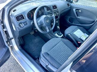 Volkswagen Polo Gereserveerd 1.4-16V 86pk dsg aut Comfortl 5drs - nap - airco - cruise - 4x elektr ramen - esp - boekjes + 2x sleutels op afstandbed picture 21