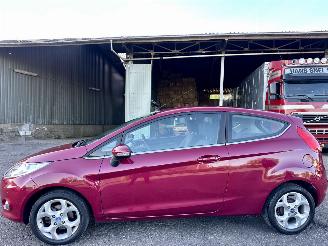 Unfallwagen Ford Fiesta 1.25i 82pk Titanium 3drs - nap - airco - elektr ram + spiegels - lmv - mistlampen - cv op afstandbed 2010/3
