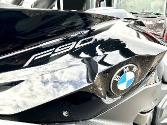 BMW F 900 R XR Triple Black 105pk - 2025 - 8885km - verwarmde handvatten - keyless - alarm - brembo -hoogte verstelling veer picture 42