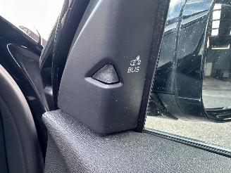 Volvo V-40 1.6 T4 179pk aut Summum - xenon - navi - camera - keyless - front + line + side assist picture 14